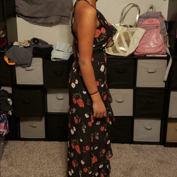 Black dress with floral print - Picture 4 of 5